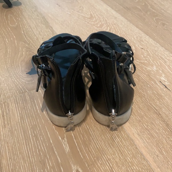 Women’s black sandals - Picture 3 of 3